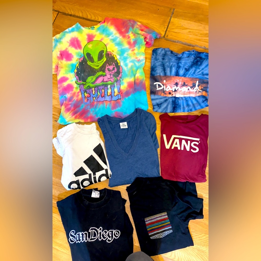 T-Shirts. size Small !